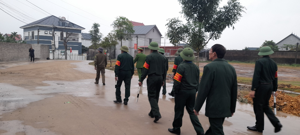 Công an, Hội Cựu chiến binh xã Thái Đào phối hợp với Đài truyền hình Bắc Giang thực hiện phóng sự...