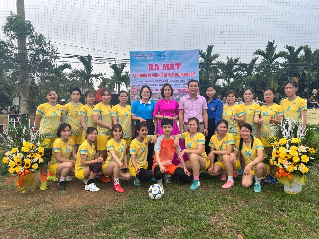 Hội LHPN xã Thái Đào ra mắt CLB bóng đá phụ nữ xã Thái Đào năm 2024!|https://thaidao.langgiang.bacgiang.gov.vn/chi-tiet-tin-tuc/-/asset_publisher/M0UUAFstbTMq/content/hoi-lhpn-xa-thai-ao-ra-mat-clb-bong-a-phu-nu-xa-thai-ao-nam-2024-